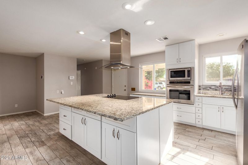 2240 W Flower St, Phoenix, AZ 85015