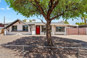 2240 W Paradise Dr, Phoenix, AZ 85029
