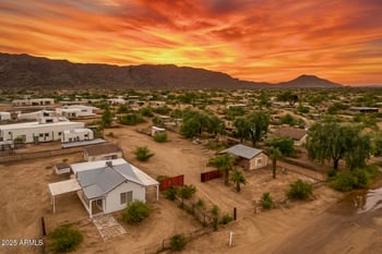 2241 Desert Ln, Phoenix, AZ 85042
