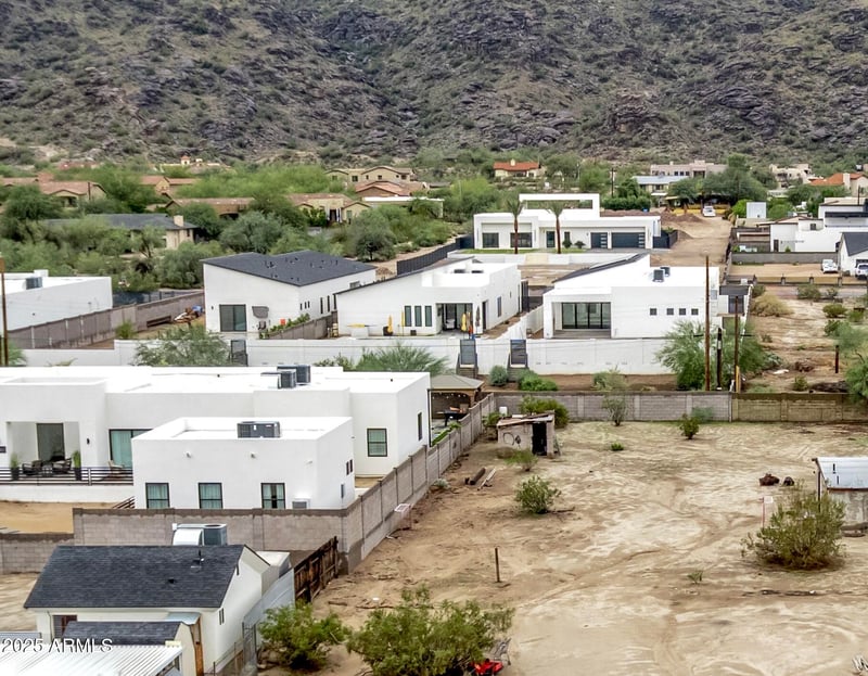 2241 Desert Ln, Phoenix, AZ 85042