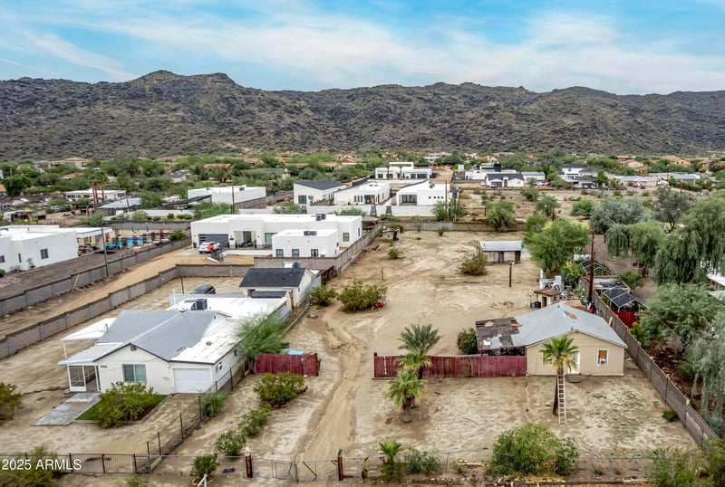 2241 Desert Ln, Phoenix, AZ 85042