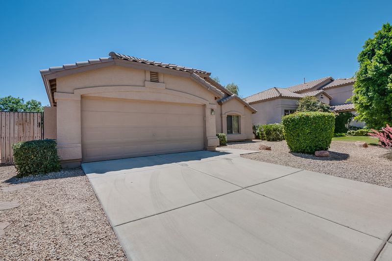 2241 E Manor Dr, Gilbert, AZ 85296
