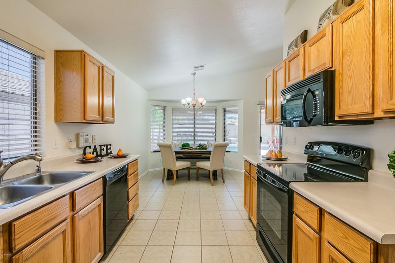 2241 E Manor Dr, Gilbert, AZ 85296