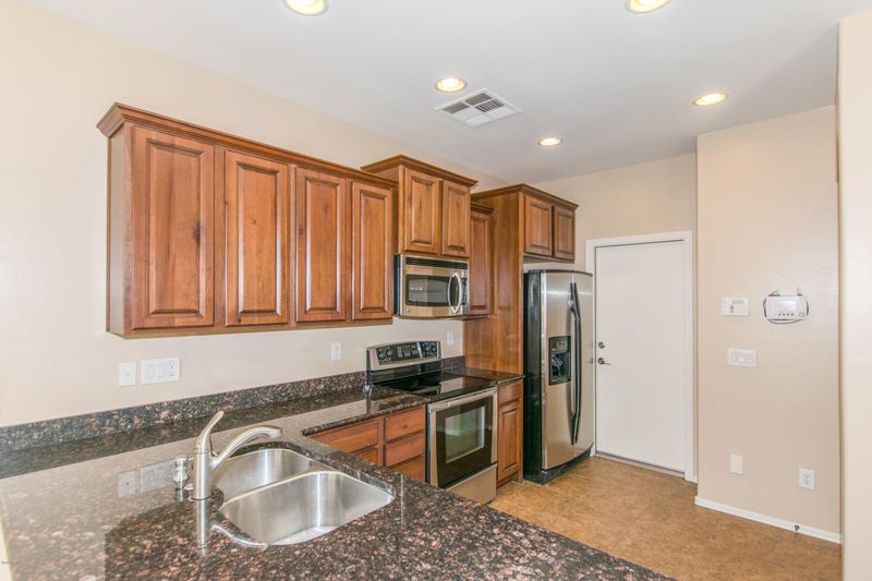 2241 E Sunland Ave, Phoenix, AZ 85040