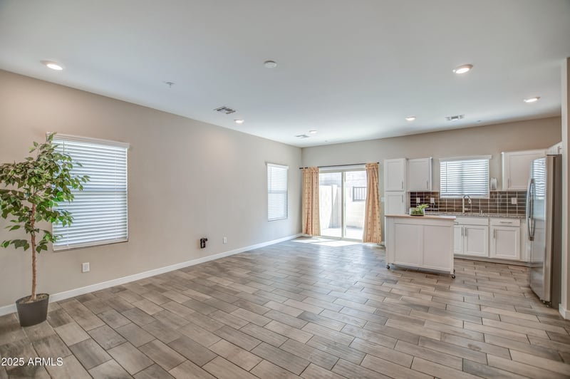 2241 Griswold Rd, Phoenix, AZ 85021