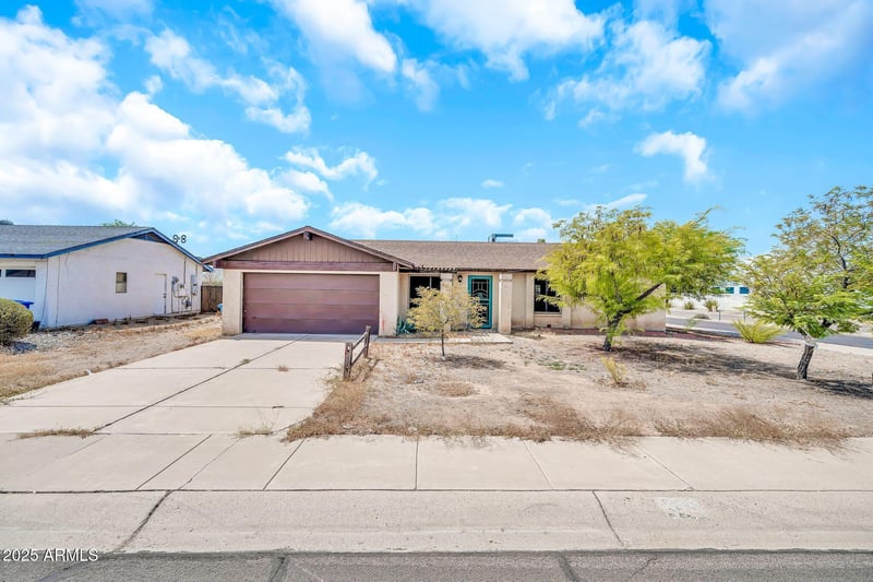 2241 Tonto Ln, Phoenix, AZ 85027
