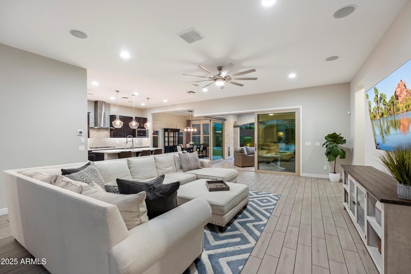 22417 30th St, Phoenix, AZ 85050