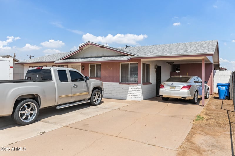 2242 Chipman Rd, Phoenix, AZ 85040