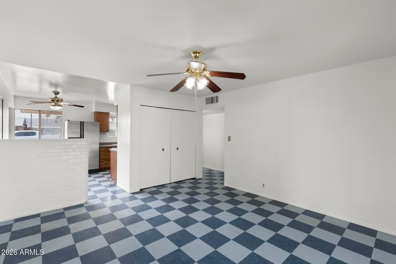 2242 E Chipman Rd, Phoenix, AZ 85040
