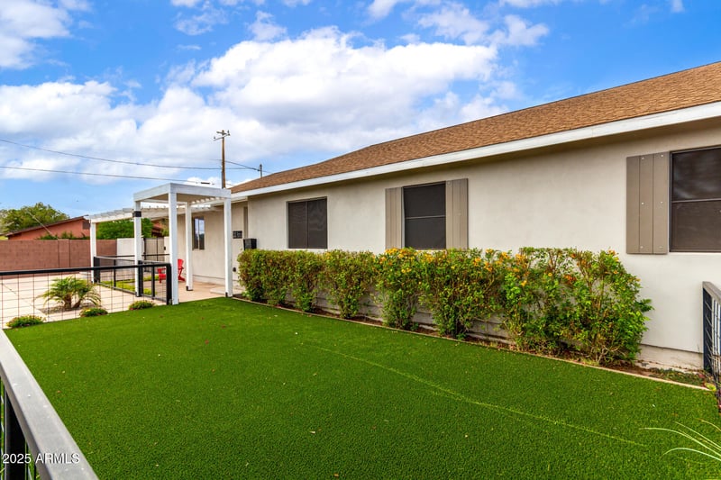 2242 Palm Ln, Phoenix, AZ 85006