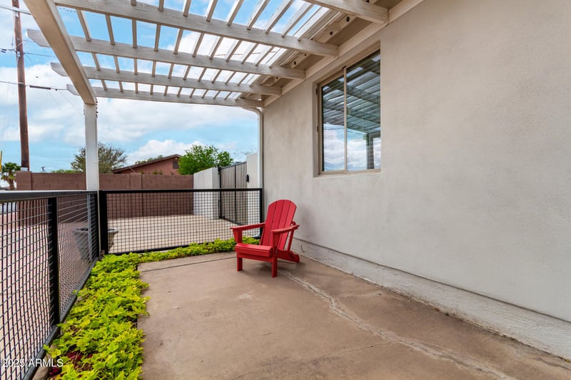 2242 Palm Ln, Phoenix, AZ 85006