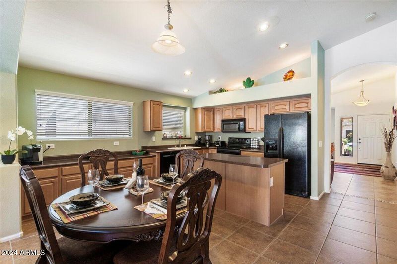 2242 W Dale Ln, Phoenix, AZ 85085