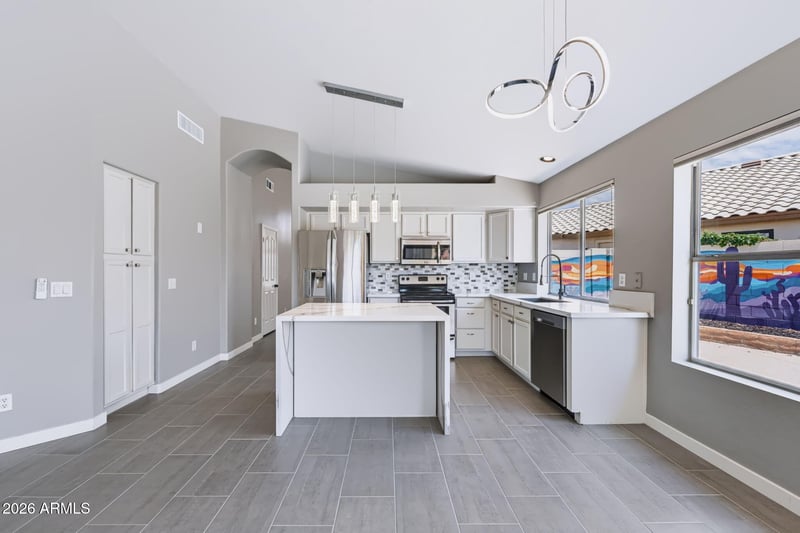2243 E Robin Ln, Phoenix, AZ 85024