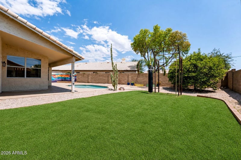 2243 E Robin Ln, Phoenix, AZ 85024