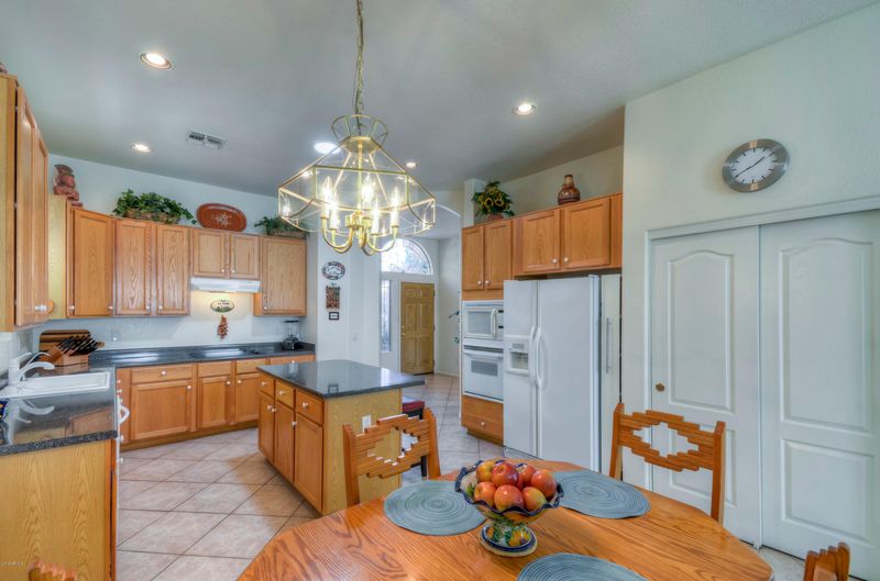 2243 E Victor Rd, Gilbert, AZ 85296