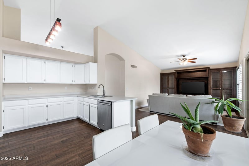 2243 Willow Wick Rd, Gilbert, AZ 85296