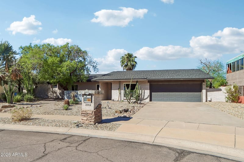 2244 E Nicolet Ave, Phoenix, AZ 85020