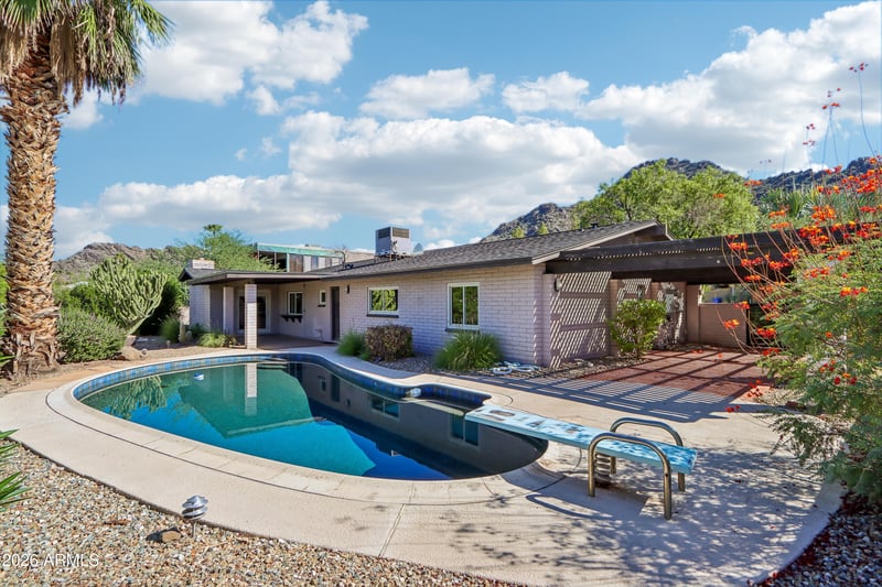 2244 E Nicolet Ave, Phoenix, AZ 85020