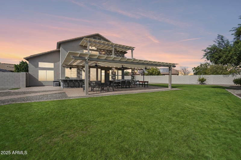 22447 76th Dr, Peoria, AZ 85383