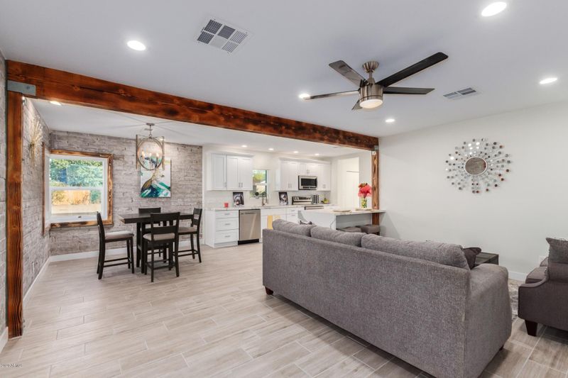 2245 E Cambridge Ave, Phoenix, AZ 85006