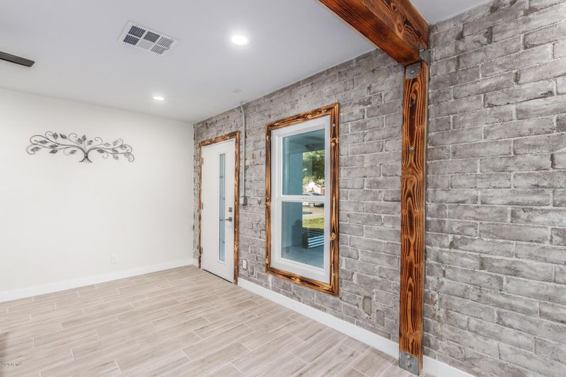 2245 E Cambridge Ave, Phoenix, AZ 85006