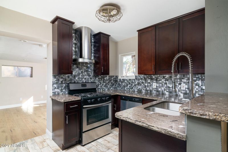 2245 E Indianola Ave, Phoenix, AZ 85016