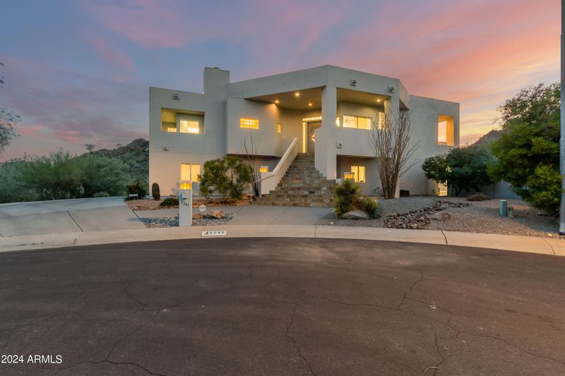 2245 E Vogel Ave, Phoenix, AZ 85028