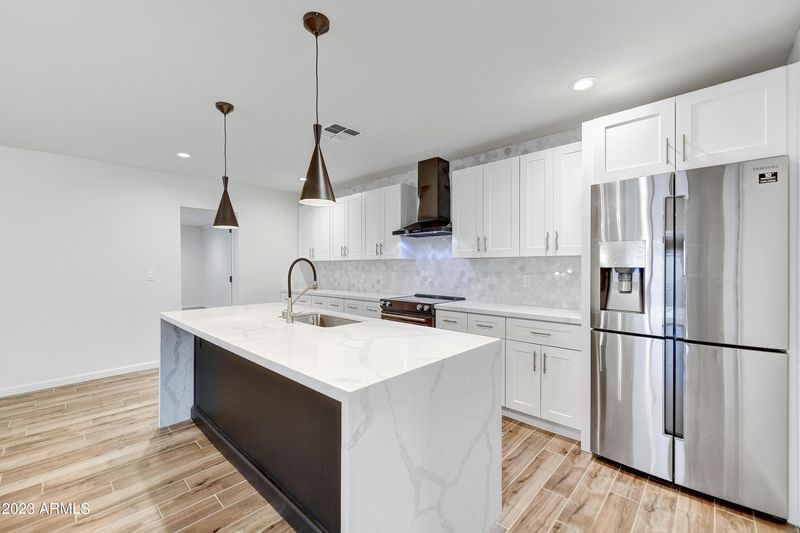 2246 E Clarendon Ave, Phoenix, AZ 85016