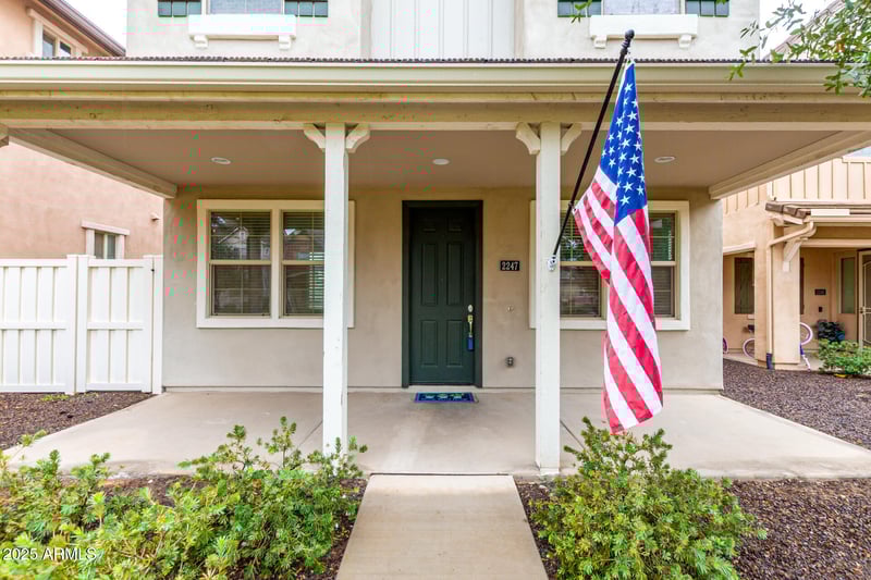 2247 Agnes Ln, Gilbert, AZ 85295