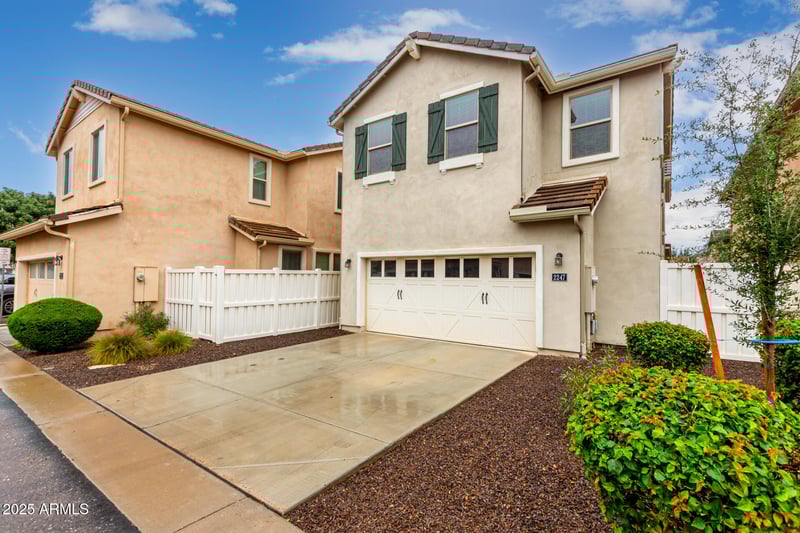 2247 Agnes Ln, Gilbert, AZ 85295