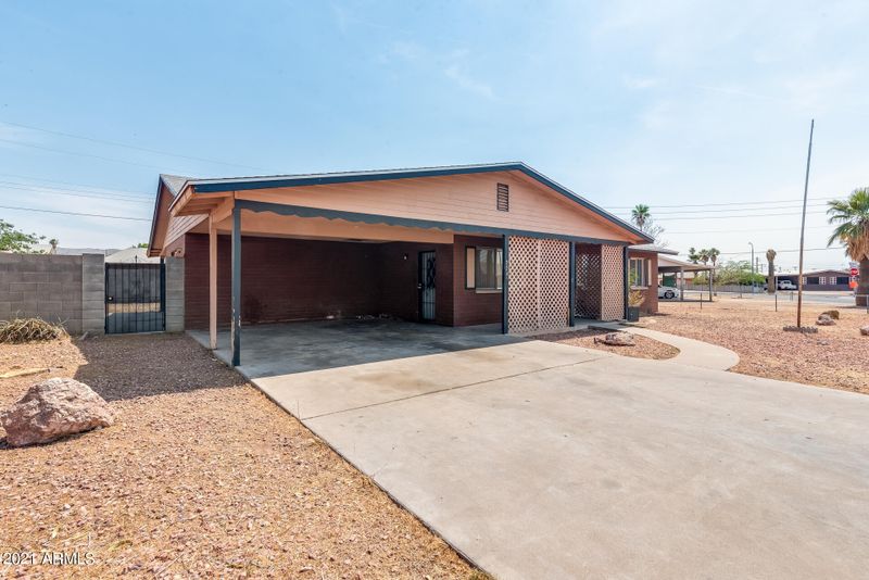 2247 E Chipman Rd, Phoenix, AZ 85040