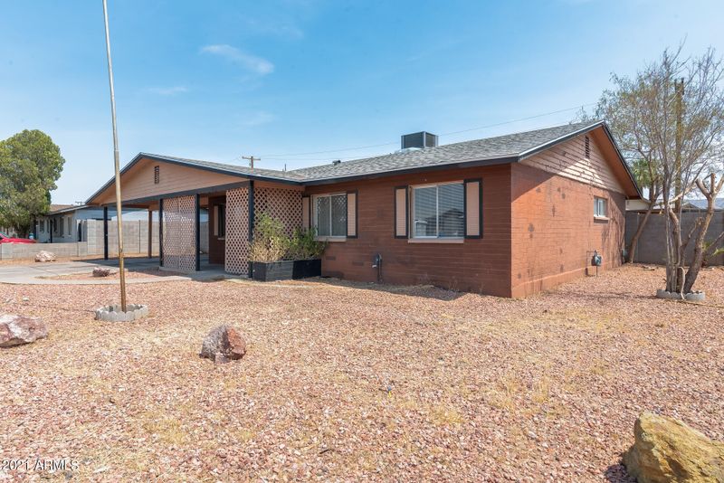 2247 E Chipman Rd, Phoenix, AZ 85040