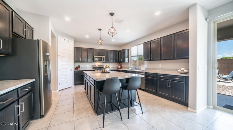 22477 95th Dr, Peoria, AZ 85383