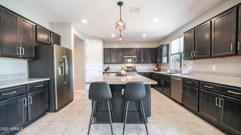 22477 95th Dr, Peoria, AZ 85383