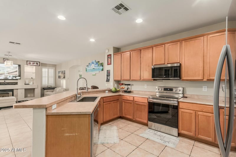 22478 78th Ln, Peoria, AZ 85383