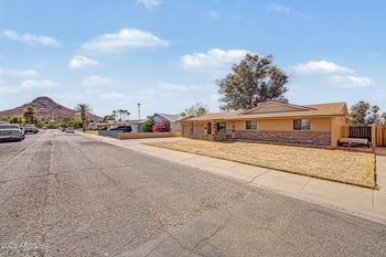 2248 Blanche Dr, Phoenix, AZ 85022