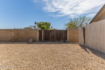 2249 Greenway Rd, Phoenix, AZ 85022