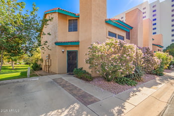 225 1st St #128, Mesa, AZ 85201