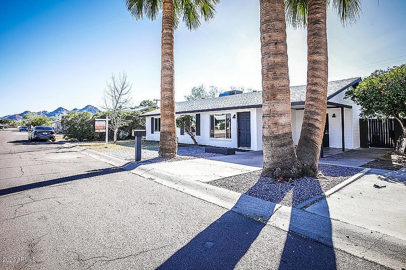 225 E El Camino Dr, Phoenix, AZ 85020