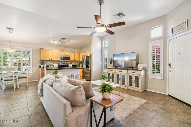 2250 Deer Valley Rd #109, Phoenix, AZ 85024