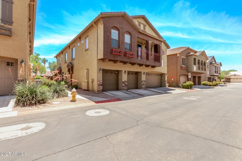 2250 Deer Valley Rd #26, Phoenix, AZ 85024