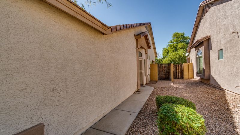 2250 E Deer Valley Rd #105, Phoenix, AZ 85024
