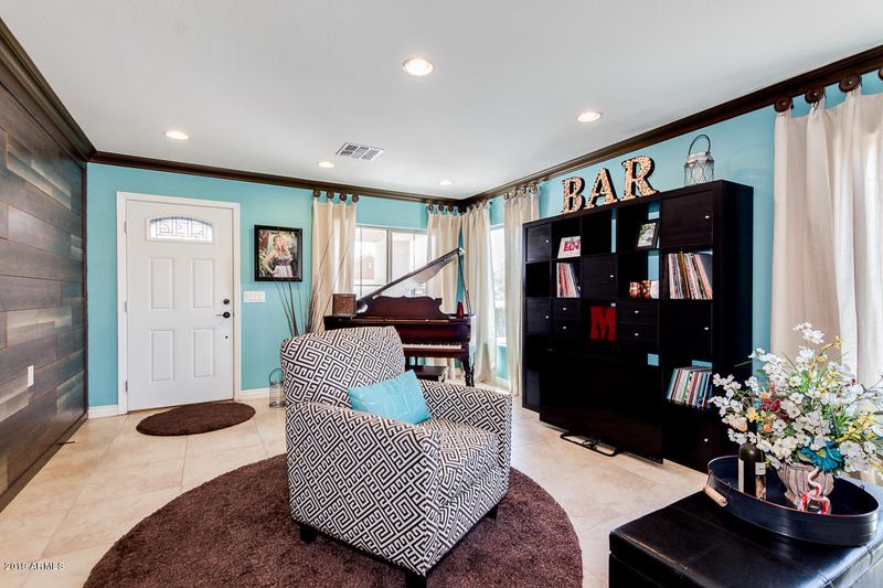 2250 E Galileo Dr, Gilbert, AZ 85298