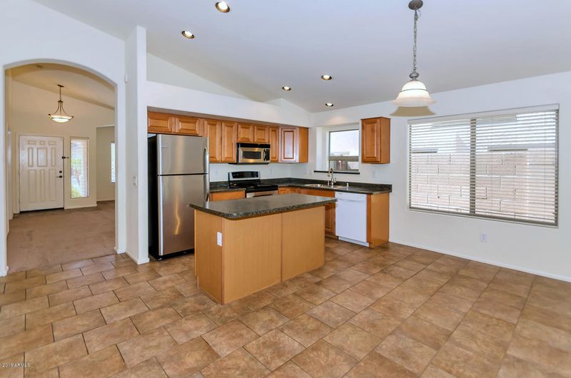 2250 W Roy Rogers Rd, Phoenix, AZ 85085