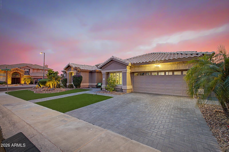 22504 61st Dr, Glendale, AZ 85310