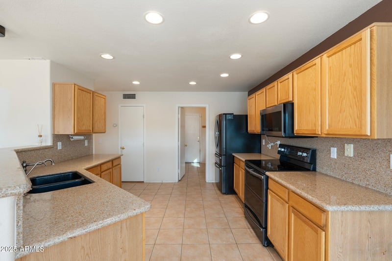 2251 Parkside Ln, Phoenix, AZ 85024