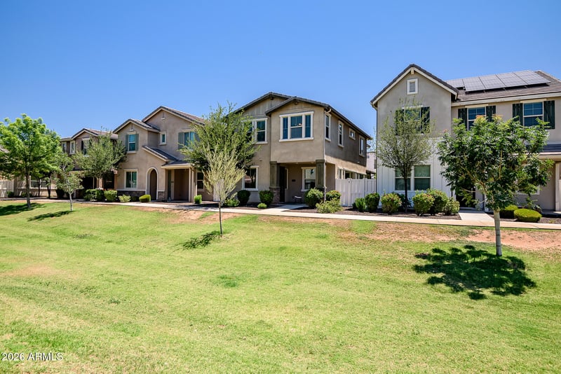 2252 S Basmath Ln, Gilbert, AZ 85295
