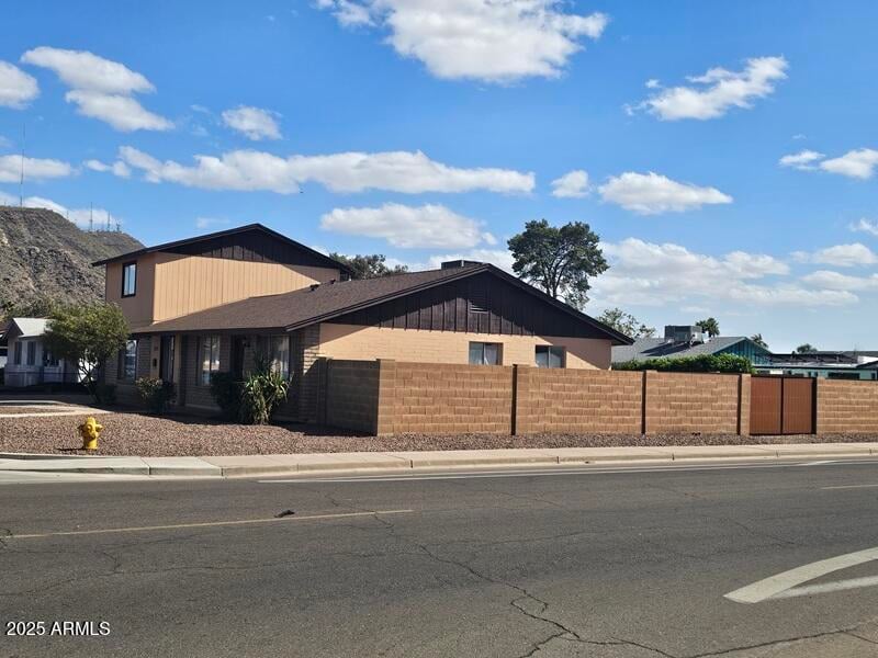 2255 Bloomfield Rd, Phoenix, AZ 85029