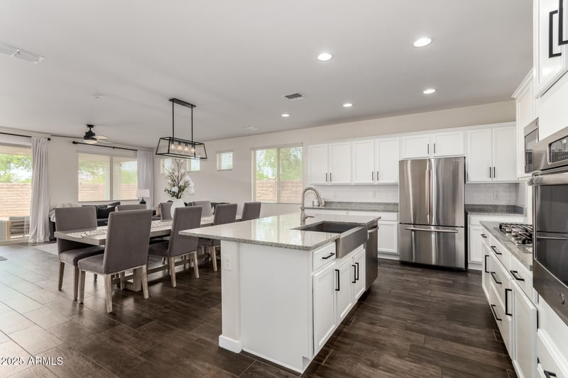 22556 100th Ave, Peoria, AZ 85383