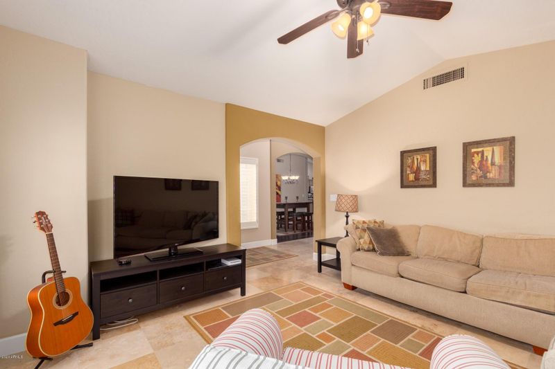 2257 E Granite View Dr, Phoenix, AZ 85048